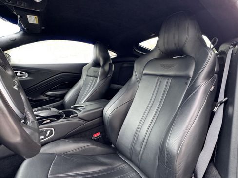Used 2019 Aston Martin V8 Vantage Coupe image 25