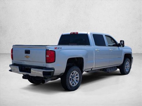 Used 2019 Chevrolet Silverado 2500 LT AWD/4WD image 5