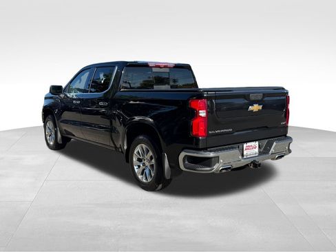 Used 2021 Chevrolet Silverado 1500 LTZ w/ LTZ Premium Package AWD/4WD image 5
