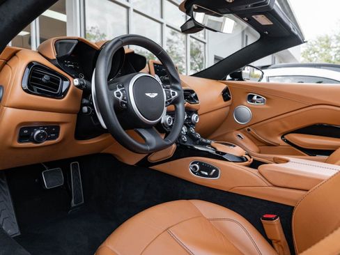 Used 2021 Aston Martin V8 Vantage Roadster image 6