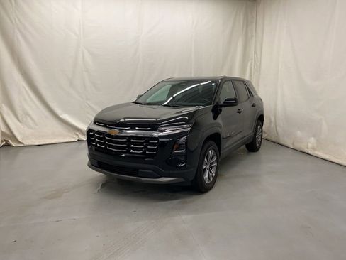 Used 2025 Chevrolet Equinox LT AWD/4WD image 2