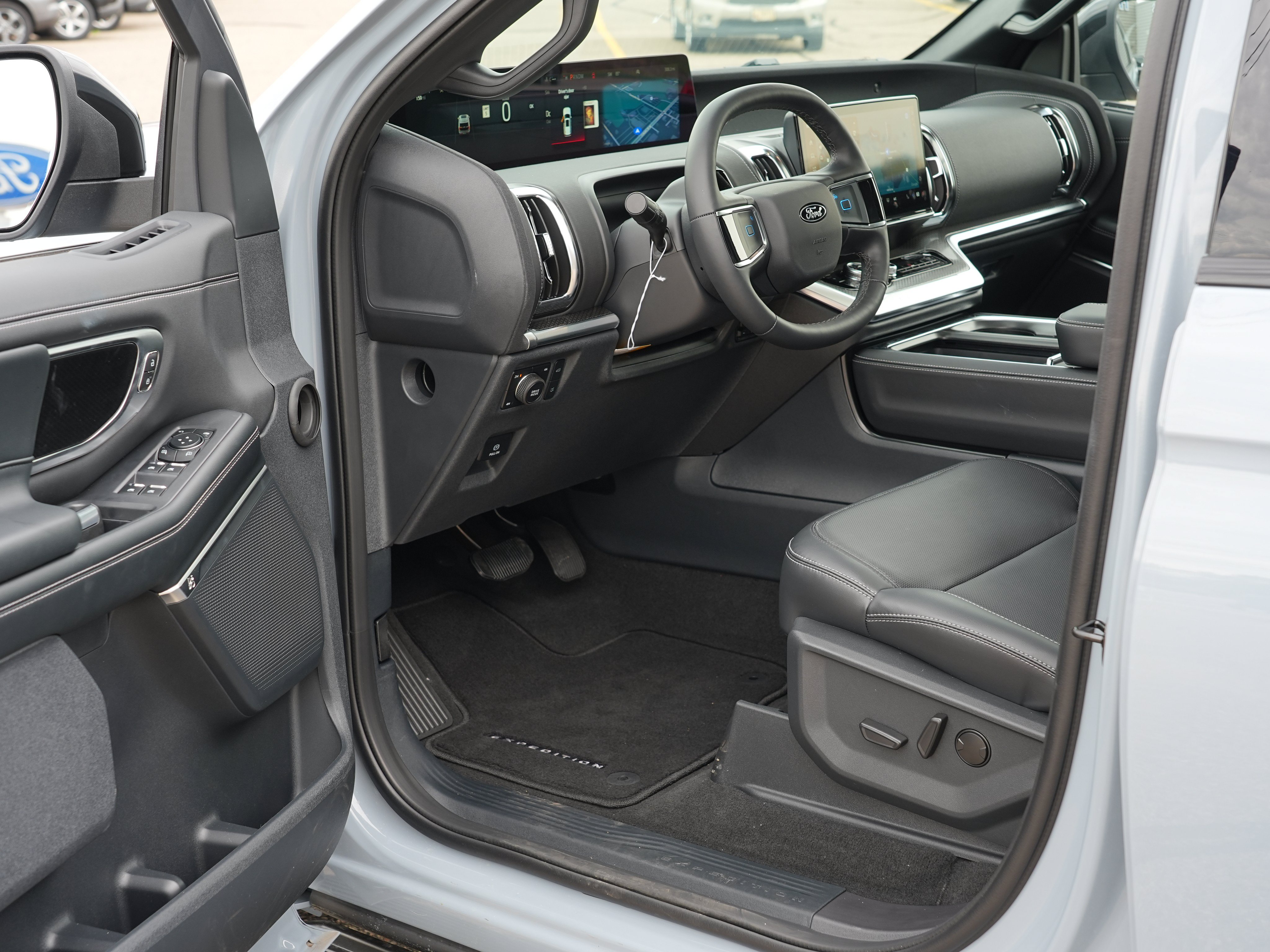 New 2026 Ford Expedition Max Platinum w/ Stealth Appearance Package AWD/4WD image 15