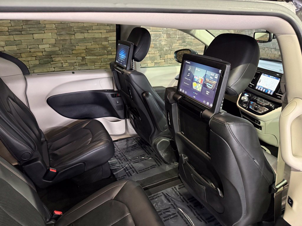 Used 2020 Chrysler Pacifica Touring-L Plus FWD image 33