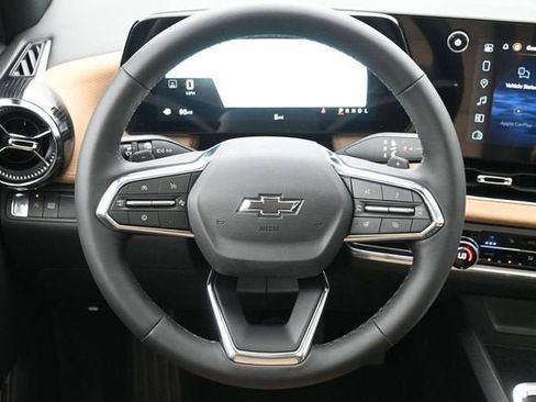 New 2026 Chevrolet Equinox ACTIV w/ Convenience Package III FWD image 24