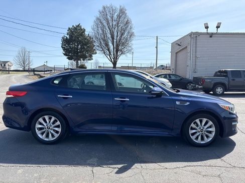 Used 2016 Kia Optima EX w/ Premium Package image 5