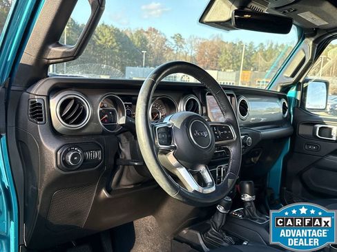 Used 2019 Jeep Wrangler Unlimited Sahara image 15
