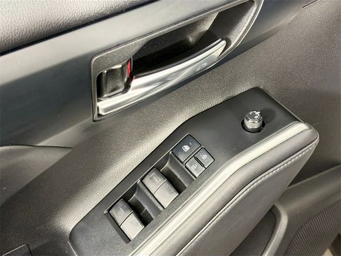 Used 2022 Toyota Highlander XLE image 16