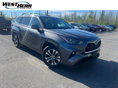 Used 2022 Toyota Highlander XLE
