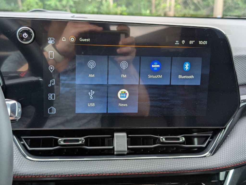 New 2026 Chevrolet Equinox RS w/ Safety and Technology Package FWD image 18