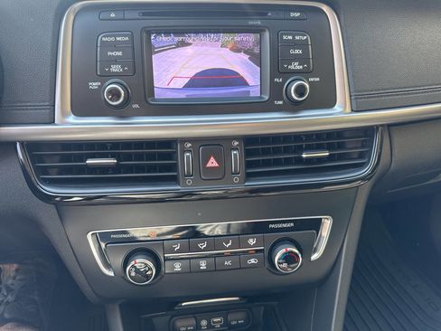 Used 2016 Kia Optima LX w/ Option Group 014 FWD image 19
