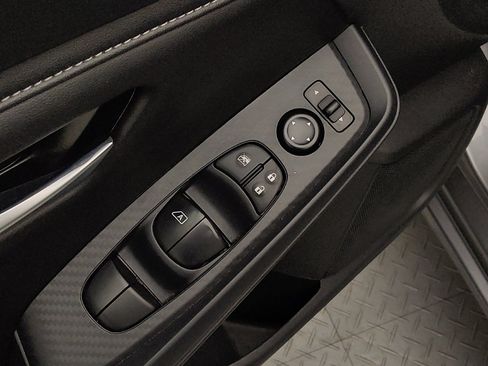 Used 2024 Nissan Sentra SV FWD image 27