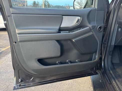 New 2025 Ford Expedition Active image 12