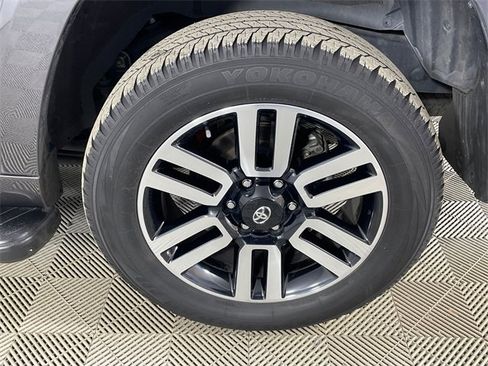 Used 2023 Toyota 4Runner Limited image 21