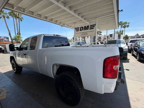 Used 2011 Chevrolet Silverado 2500 W/T image 2