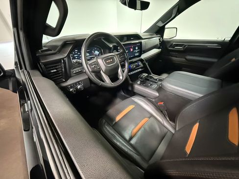 Used 2024 GMC Sierra 1500 AT4 w/ Technology Package AWD/4WD image 2