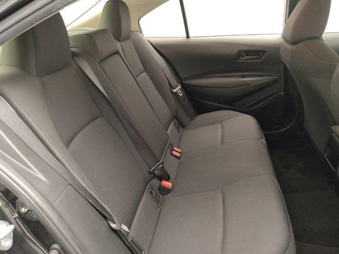 Used 2022 Toyota Corolla LE FWD image 19