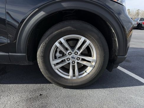 Certified 2023 Ford Explorer XLT w/ Equipment Group 202A image 33