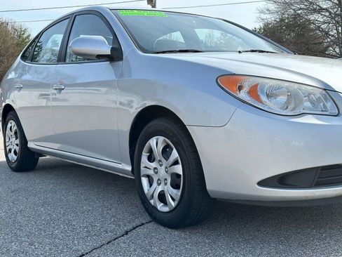 Used 2010 Hyundai Elantra Blue Sedan 4D w/ Comfort Pkg 2 image 16