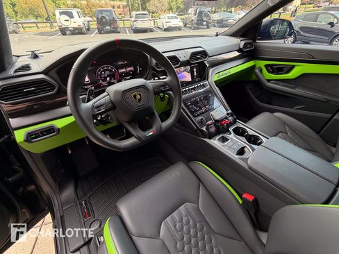 Used 2023 Lamborghini Urus S AWD/4WD image 3