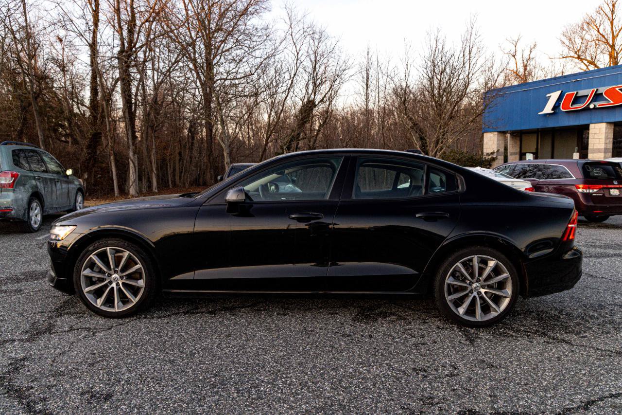 Used 2020 Volvo S60 T6 Momentum AWD/4WD image 3