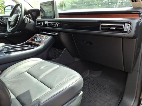 Used 2023 Lincoln Aviator Reserve w/ Equipment Group 201A AWD/4WD image 10