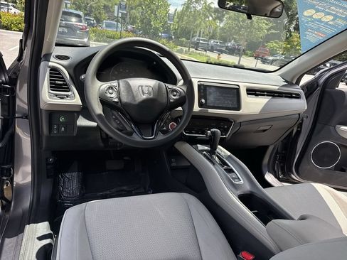 Used 2019 Honda HR-V EX image 35