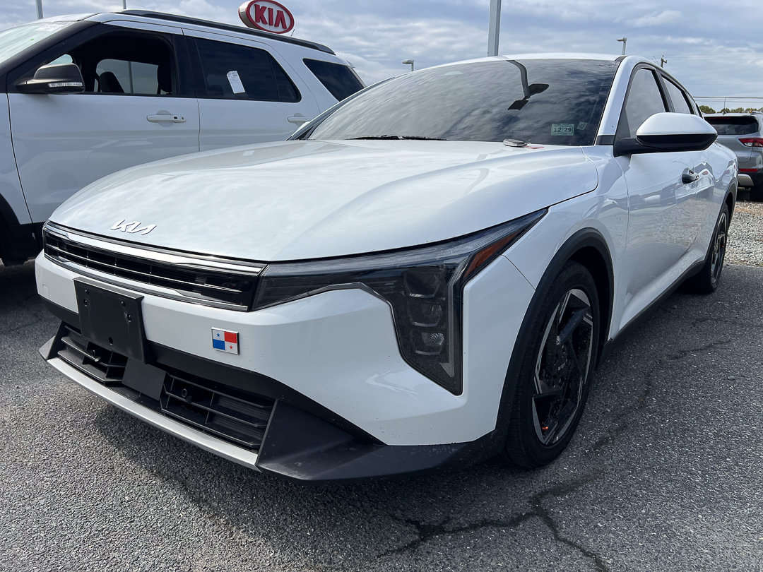 Used 2025 Kia K4 EX FWD image 2