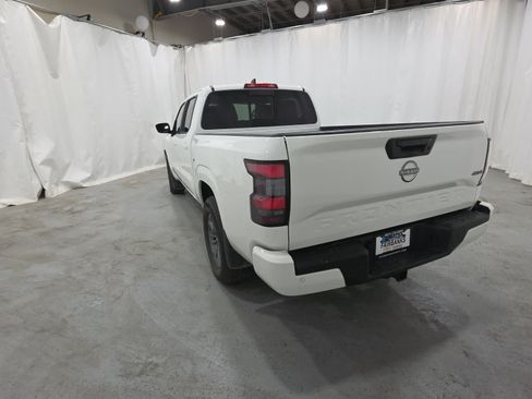 Used 2025 Nissan Frontier SV w/ SV Convenience Package AWD/4WD image 5