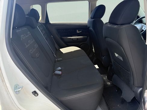 Used 2012 Kia Soul + w/ Audio Pkg FWD image 9