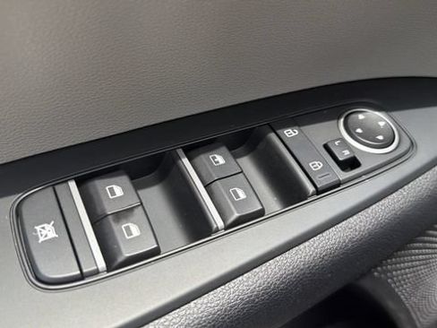 Certified 2022 Kia Forte LXS w/ LXS Technology Package FWD image 13