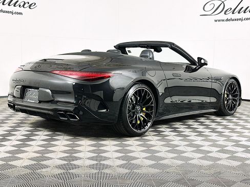 Used 2022 Mercedes-Benz SL 55 AMG 4MATIC image 10