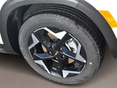 New 2026 Kia Seltos S image 11