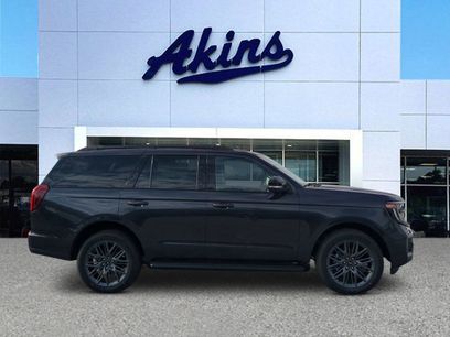 New 2026 Ford Expedition Platinum w/ Stealth Appearance Package