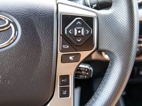 Used 2022 Toyota Tacoma Limited AWD/4WD image 15