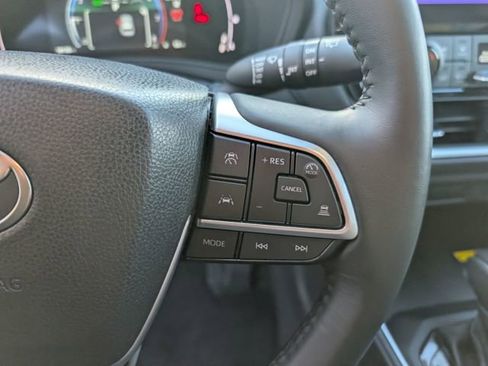 Used 2025 Toyota Grand Highlander FWD image 19