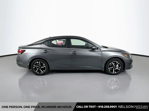 Certified 2025 Nissan Sentra SV FWD image 4