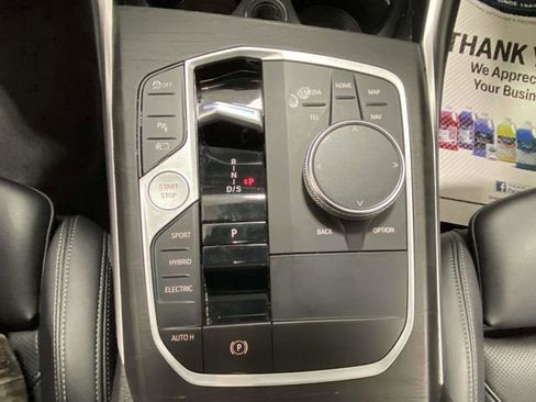 Used 2024 BMW 330e xDrive image 19