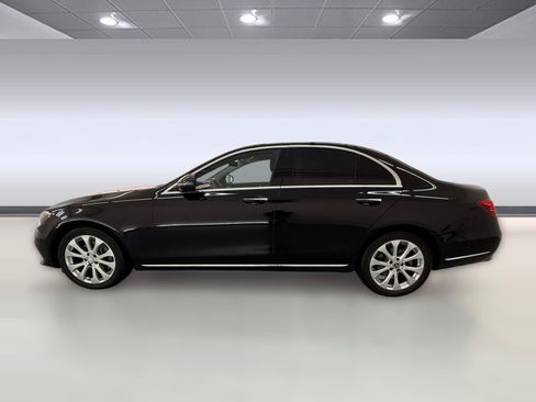 Certified 2018 Mercedes-Benz E 300 4MATIC image 2