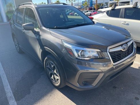 Used 2020 Subaru Forester Premium image 2