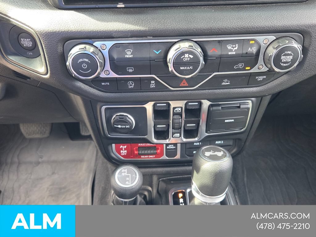 Used 2025 Jeep Wrangler Unlimited Sport AWD/4WD image 23