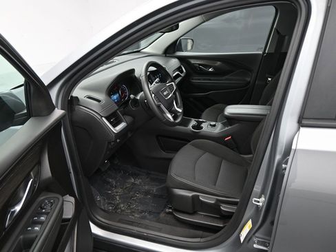 Certified 2024 GMC Terrain SLE image 9