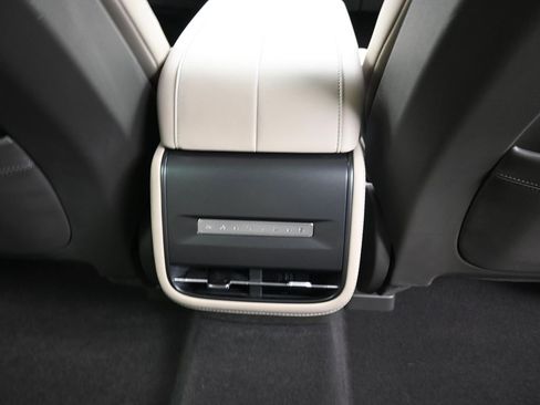 Used 2025 Lincoln Nautilus Premier image 28