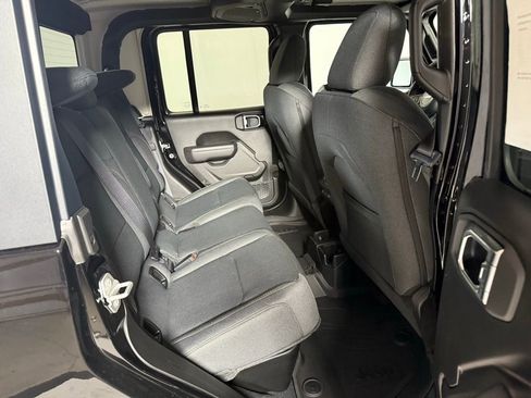 New 2025 Jeep Gladiator Willys AWD/4WD image 16