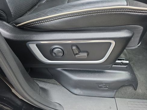 Used 2023 RAM 1500 Laramie AWD/4WD image 36