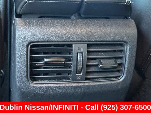 Used 2024 Nissan Rogue SV FWD image 42