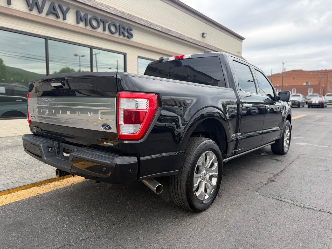 Used 2022 Ford F150 Platinum w/ Equipment Group 701A High AWD/4WD image 3