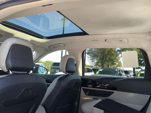 New 2026 Lincoln Nautilus Premier w/ Equipment Group 102A image 21