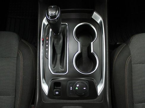 Used 2018 Chevrolet Traverse LT image 28