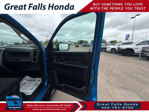 Used 2019 RAM 1500 Express w/ Hydro Blue Sport Package AWD/4WD image 26