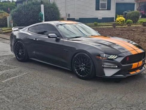 Used 2018 Ford Mustang GT image 4